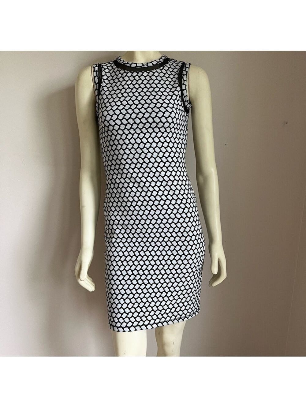 Reiss Women’s Black & White Sleeveless Honeycomb Knit Fitted Mini Dress 2